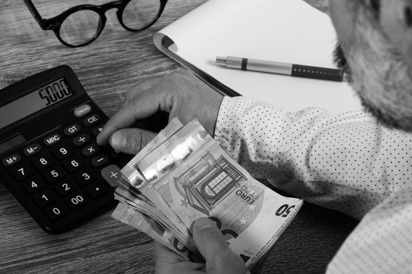 Créditos para Reunificar Deudas · Asesoría Financiera / Asesores de Préstamos Aiguaviva